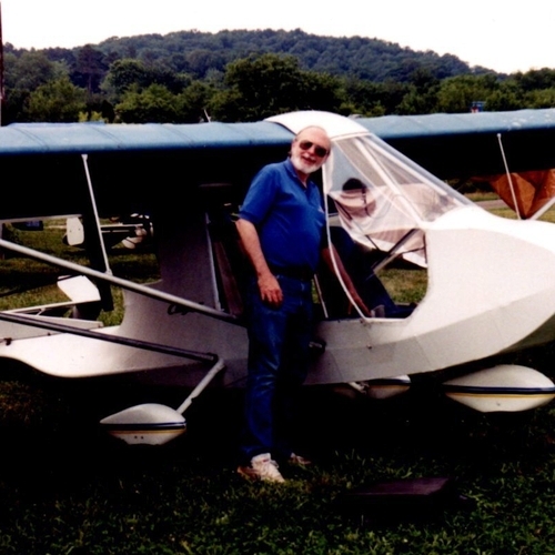 Tom Bradley Memorial Aviation Scholarship